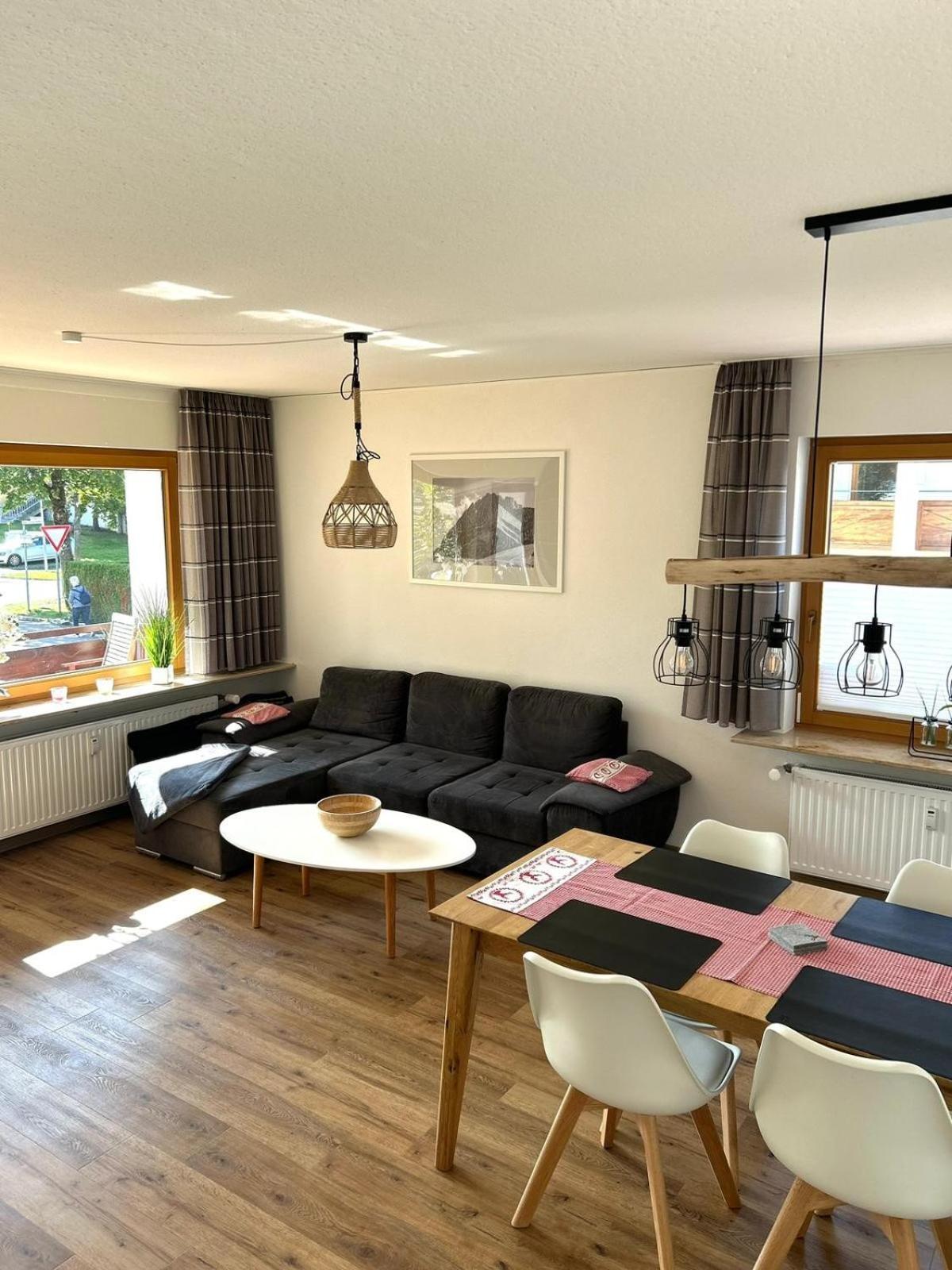Staufenhirsch Apartment โอเบอร์สเทาเฟิน ภายนอก รูปภาพ