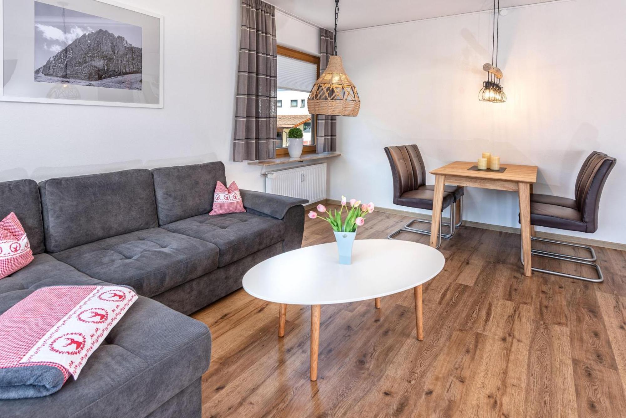 Staufenhirsch Apartment โอเบอร์สเทาเฟิน ภายนอก รูปภาพ